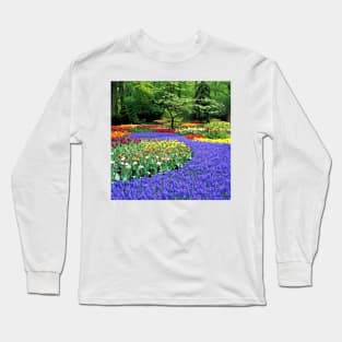 Flowers at a garden (B630/0051) Long Sleeve T-Shirt